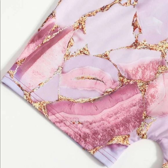 Cute sleeveless pink marvel jumpsuit romper - Picture 2 of 3